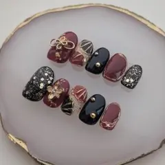 【サイズオーダー制】 ネイルチップセット　成人式　卒業式　赤黒　ゴールド