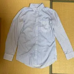 青と白のストライプ ボタンダウンシャツ