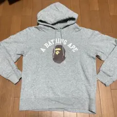 人気品_美品_A BATHING APE_カレッジロゴ_フーディ_Mサイズ
