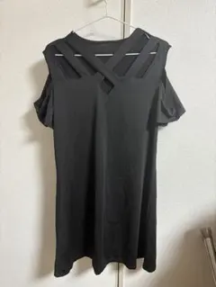 オフショルダー クロスストラップ 黒 ミニワンピース