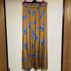 ロングスカート？　サテンオレンジ