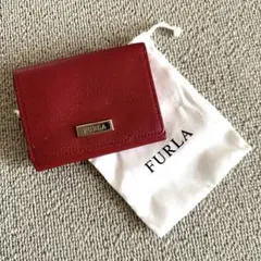 フルラ　三つ折り財布　赤