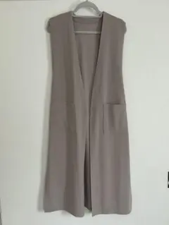 each ベージュ ノースリーブ ベスト