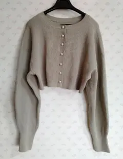 アプワイザーリッシェ　パールボタン　カーディガン　ショート丈　グリーン