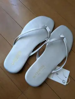 新品　Bou Jeloud シルバーサンダル　F　1980円