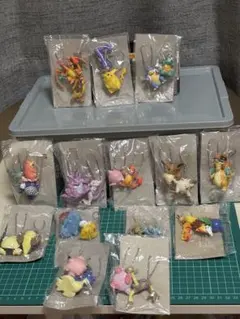 新品 POKEMON LOVE ITS'DEMO ストラップ 4種セット ブイズ - メルカリ