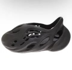 adidas×カニウェスト　イージーフォームランナー