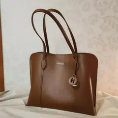 2026年最新】フルラ furla vittoriaの人気アイテム - メルカリ