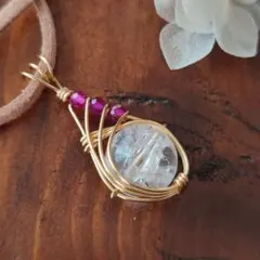 クラッククリスタルとルビーのペンダントトップ