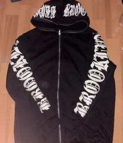 黒パーカー ヤリラフィー ドリラ