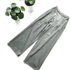 【美品】UNIQLO ユニクロ タックワイドパンツ（Mサイズ・グレー）