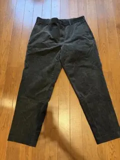 ユニクロ　コーデュロイパンツ