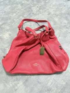 新品未使用！COACH ショルダーバッグ レッドのサムネイル