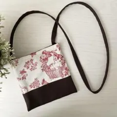 キルトゲイト　かごの中のねこちゃん♡キッズポシェット♡ハンドメイド