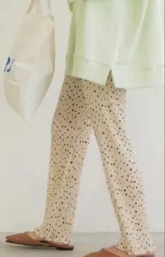 コカ　ドット　プリーツパンツ　Mサイズ　オフホワイト