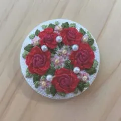 ハンドメイド刺繍ブローチ 8156