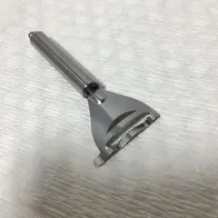 ステンレス製 トウモロコシ皮むき器のサムネイル