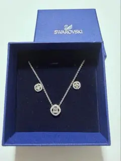 Swarovski Una ピアスセット（両耳） - メルカリ