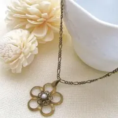 一粒淡水パールとヴィンテージお花のチャームネックレス