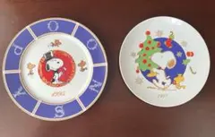 レア☆ SNOOPY スヌーピー クリスマスプレート 2001年　飾り台付 クリスマス ピーナッツキャラクター プレート 2001年 スヌーピー 皿 絵