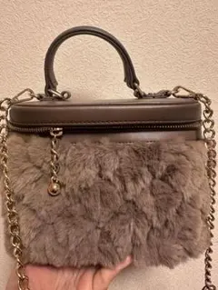 ダイアナ　エコファーキルティングチェーンバニティバッグ