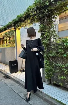 大人気　keina rita 半袖トップス 黒　パフスリーブ　フレア　ブラック 大人気 keina rita 半袖トップス 黒 パフスリーブ フレア