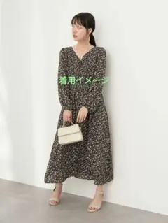 earth music&ecology 黒 小花柄ワンピース