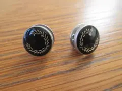 フレッドペリー ピンバッチ