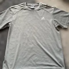 美品！adidas グレー Tシャツ 3本ライン