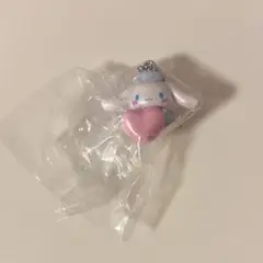 サンリオ ナーススイングマスコット シナモン ガチャガチャ
