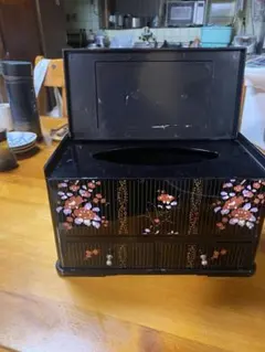 Item thumbnail for item bcb2c2e3-0f98-44cc-99da-141a2268ffd9