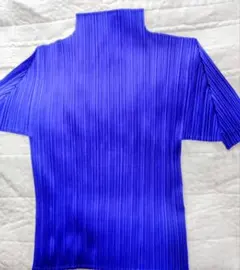 PLEATS PLEASE プリーツハイネックカットソー、きれいな青のサムネイル