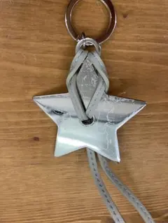 Dior 星型レザーキーホルダー・チャーム