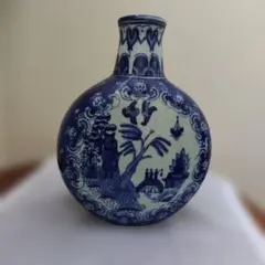 青と白の陶器花瓶 織吉印