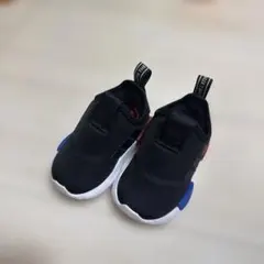 adidas スニーカー
