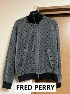 FRED PERRY ジップアップパーカー