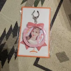 NiziU ケース付き缶バッジ ミイヒ MIIHI