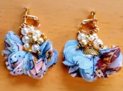 ハンドメイド フラワー可愛いイヤリング 水色