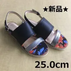 ヨースケ バックベルトフラットサンダル 25cmのサムネイル