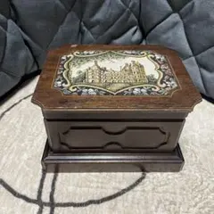 【希少】宝石ジュエリー箱 木製オルゴール ゴブラン織 城柄 刺繍 アンティーク 希少】宝石ジュエリー箱 木製オルゴール ゴブラン織 城柄 刺繍