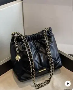 ブラック キルティング ショルダーバッグ