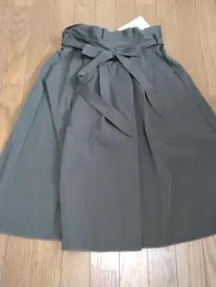 新品 ザラZARA タフタ リボン スカート オリーブ（カーキ色）