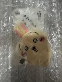 ちいかわ　うさぎだらけくじ　ぬいぐるみバッジ