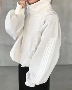 値下げ！ホワイト クロップド ウィンドブレーカー