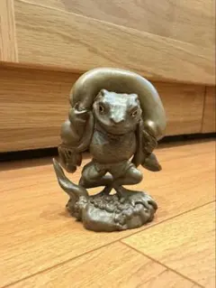 カエルの風神雷神像　風神（木像カラー） ガチャ フィギュアのサムネイル