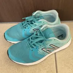 ランニングシューズ 23.5