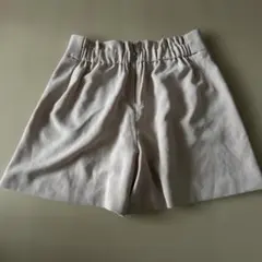 GU XL ベージュ フレアショートパンツ