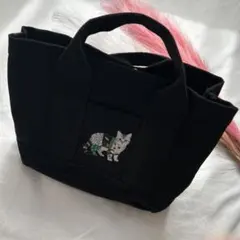 新品　猫　刺繍　トートバッグ 黒　緑　猫好き　可愛い　綿生地