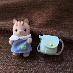 シルバニア　ようちえん　シマネコ　赤ちゃん　リュック　お人形（カバン変更可能）