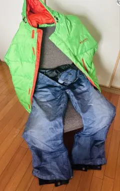 スノーボードウェア + デニム風パンツウェア